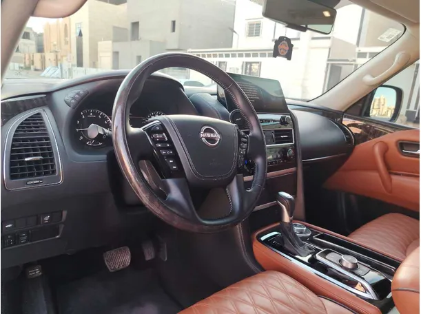 Car image 13
