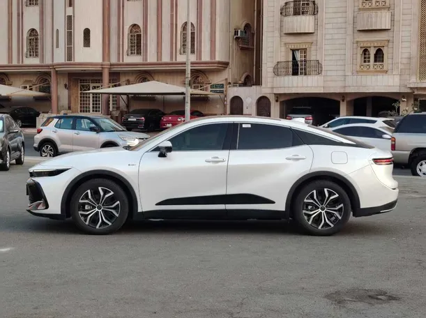 Car image 8