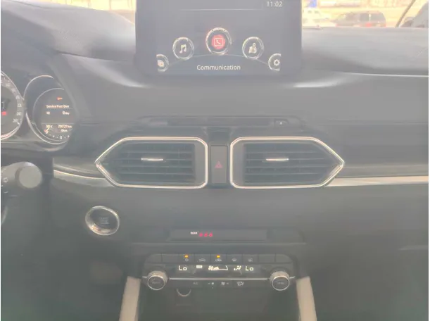 Car image 26