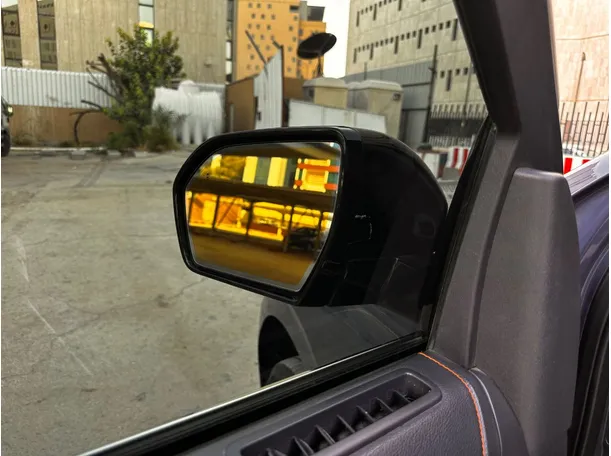 Car image 27