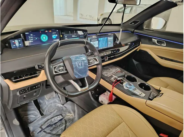Car image 13