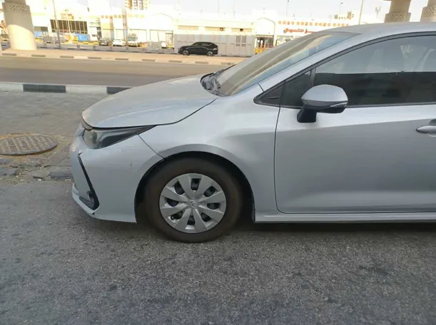 Car image 9