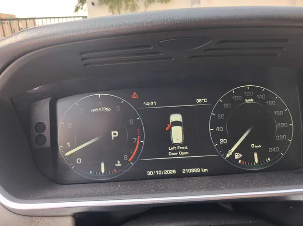 Car image 18