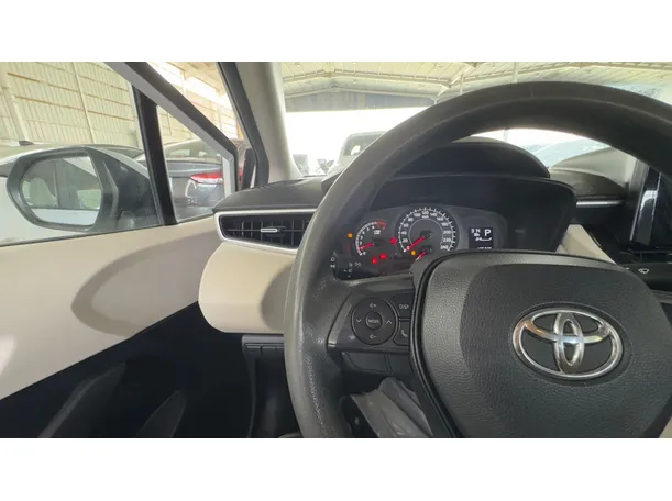 Car image 13