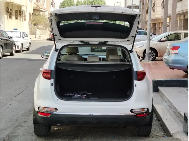 Car image 25