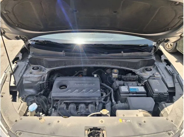 Car image 19