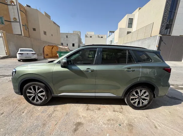 Car image 8