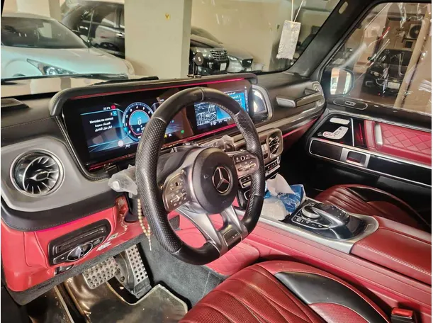 Car image 12