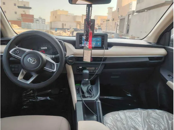 Car image 22