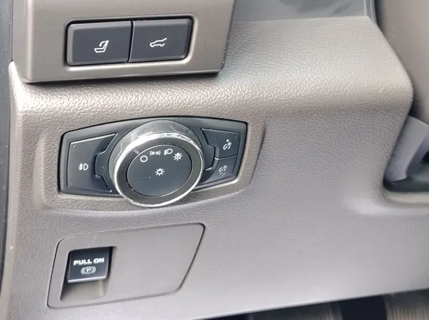Car image 28