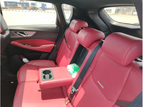 Car image 17
