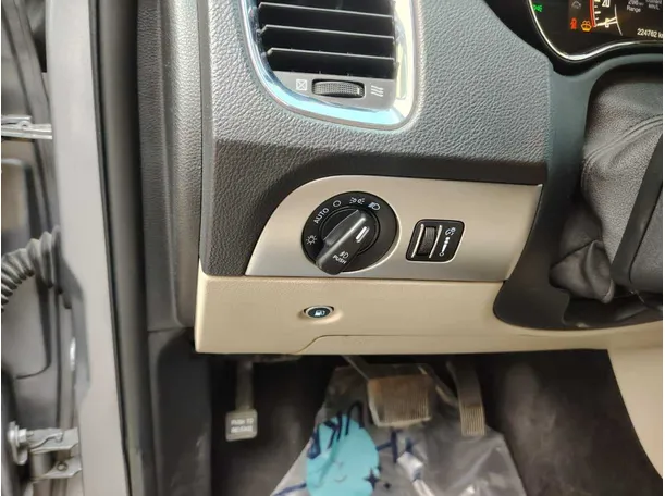 Car image 33