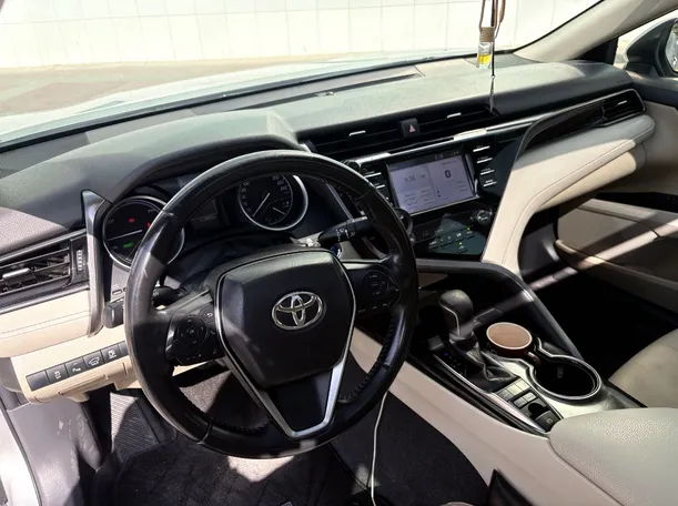Car image 13