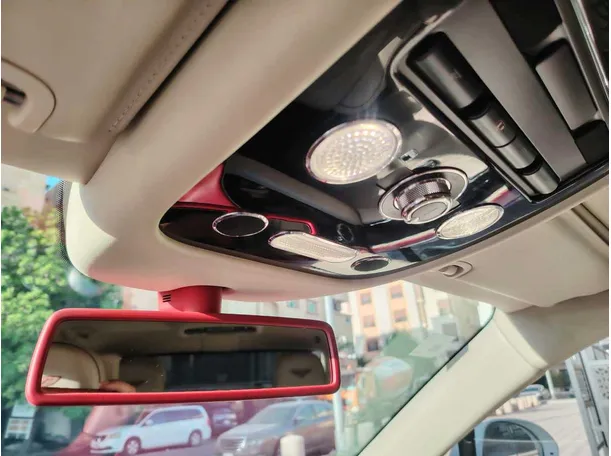 Car image 34