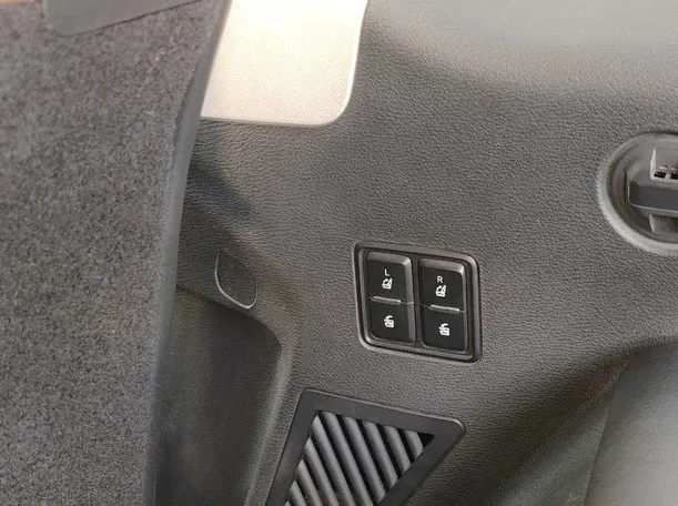 Car image 39