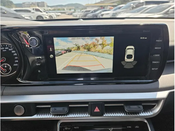 Car image 7
