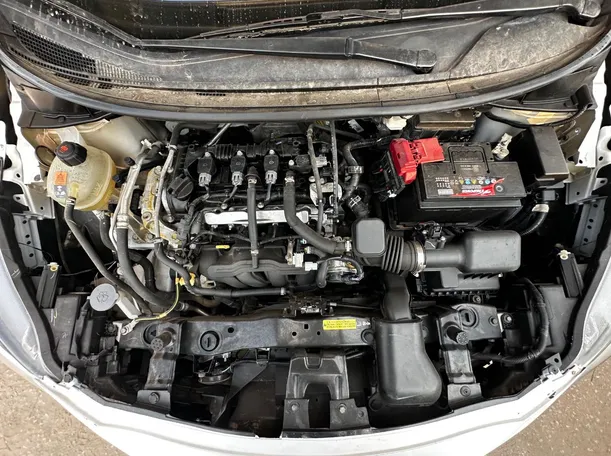 Car image 26