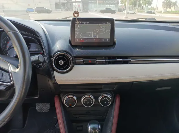 Car image 16