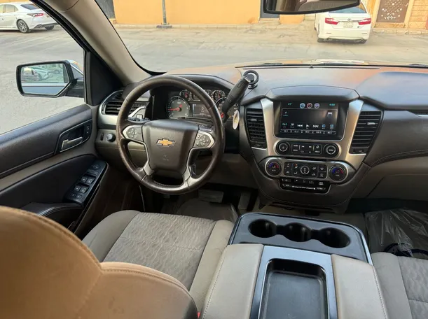 Car image 18