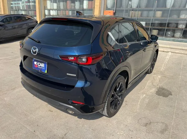 Car image 5