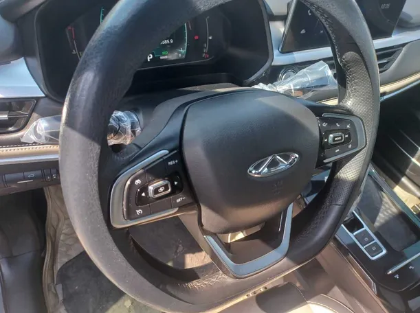 Car image 19