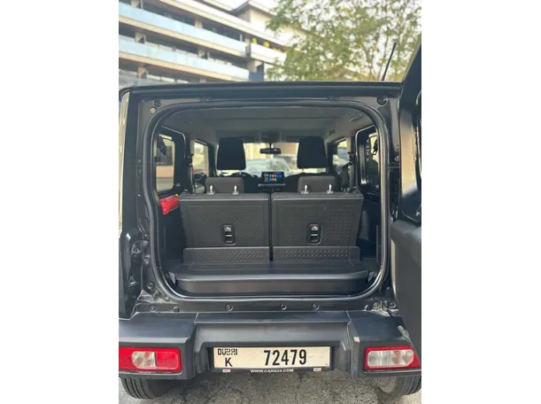 Car image 17