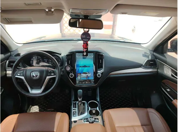 Car image 20