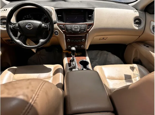 Car image 17