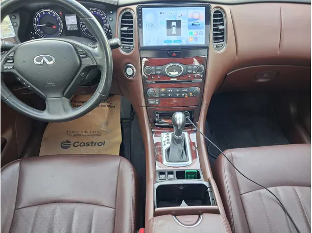 Car image 16