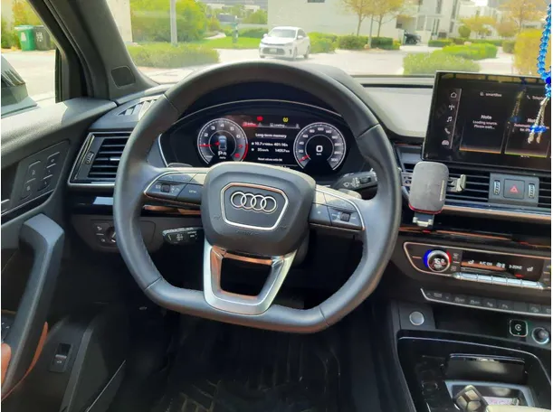 Car image 17