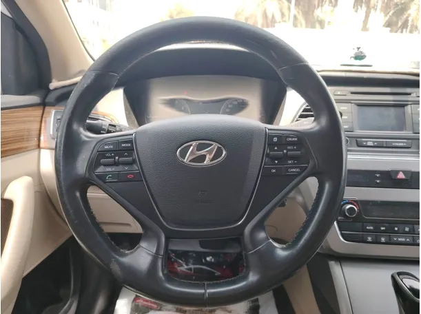 Car image 21
