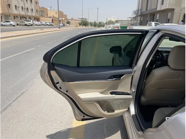 Car image 15
