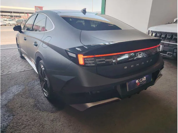 Car image 8