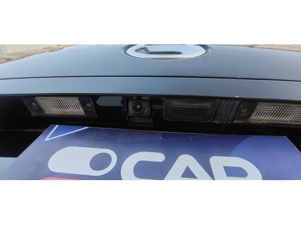 Car image 32