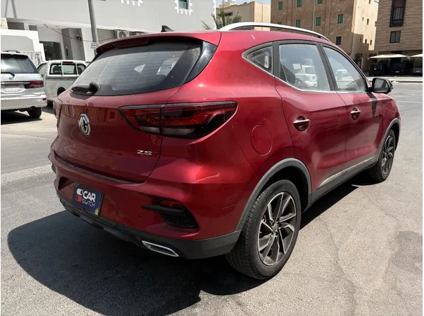 Car image 5