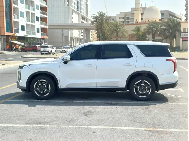 Car image 8