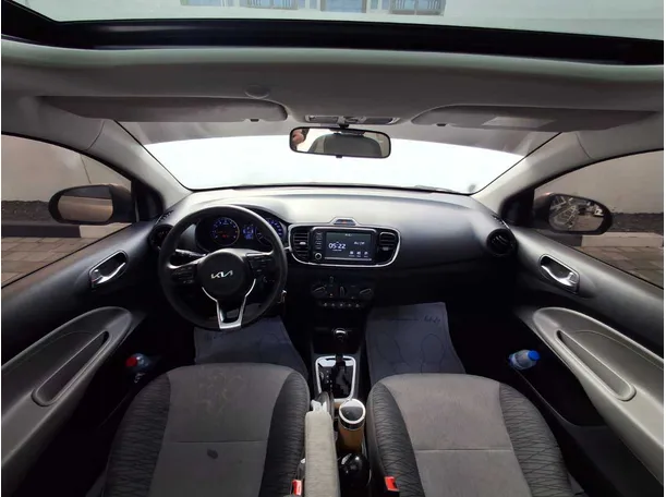 Car image 17