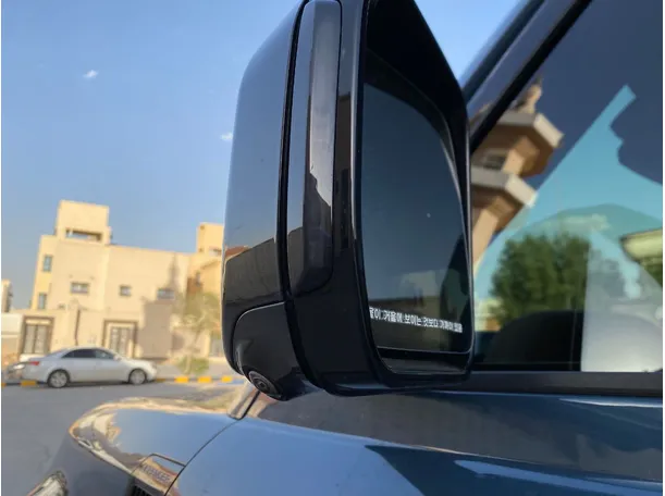 Car image 26