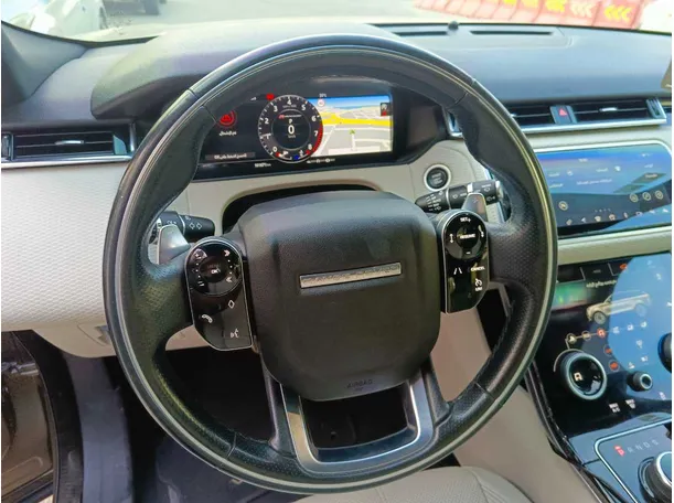 Car image 25