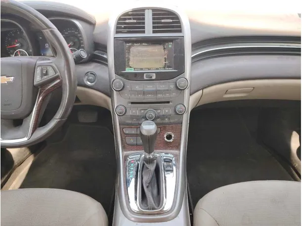 Car image 17