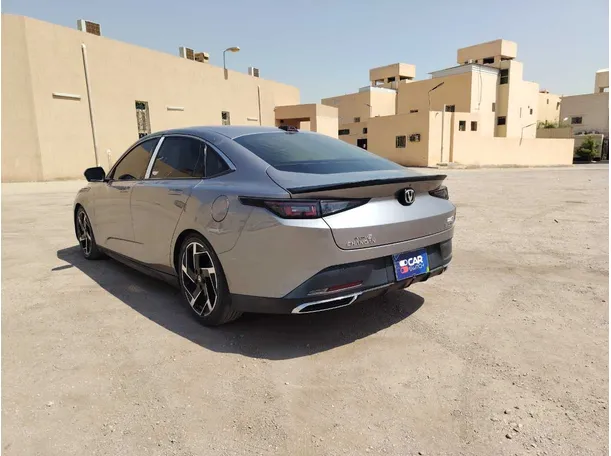 Car image 7