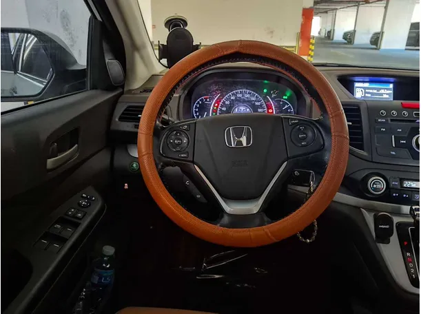Car image 14