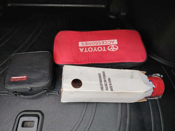Car image 42