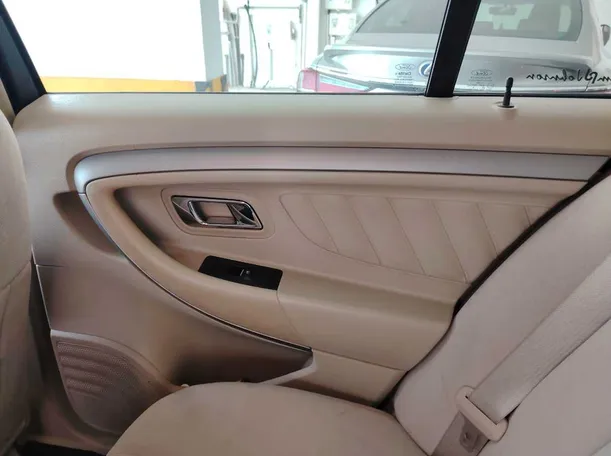 Car image 39