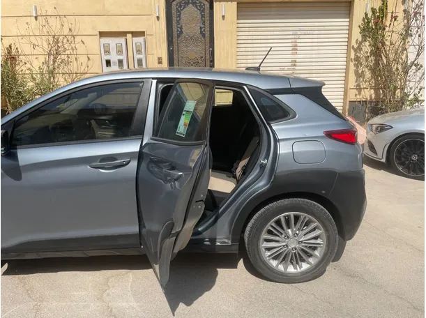 Car image 14