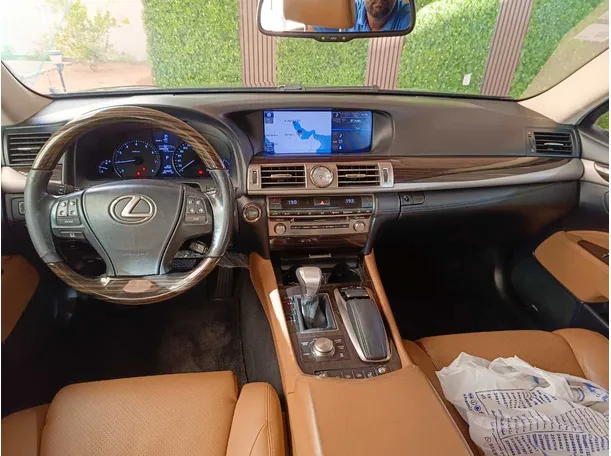 Car image 22