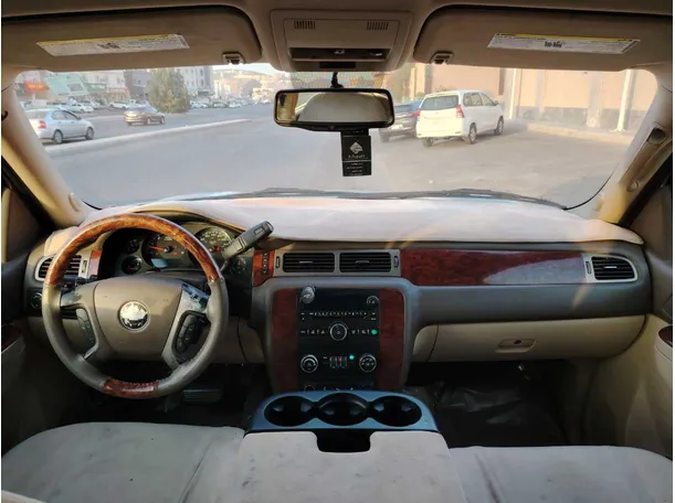 Car image 19