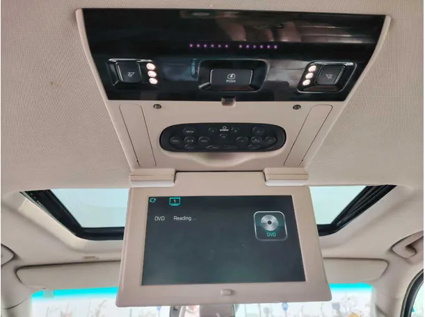 Car image 38