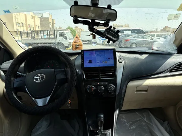 Car image 16