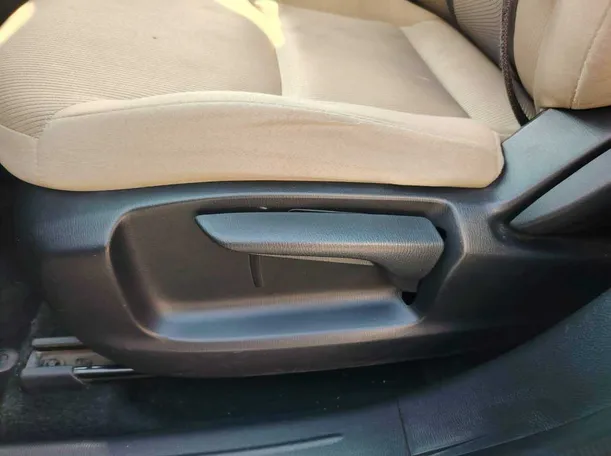 Car image 33